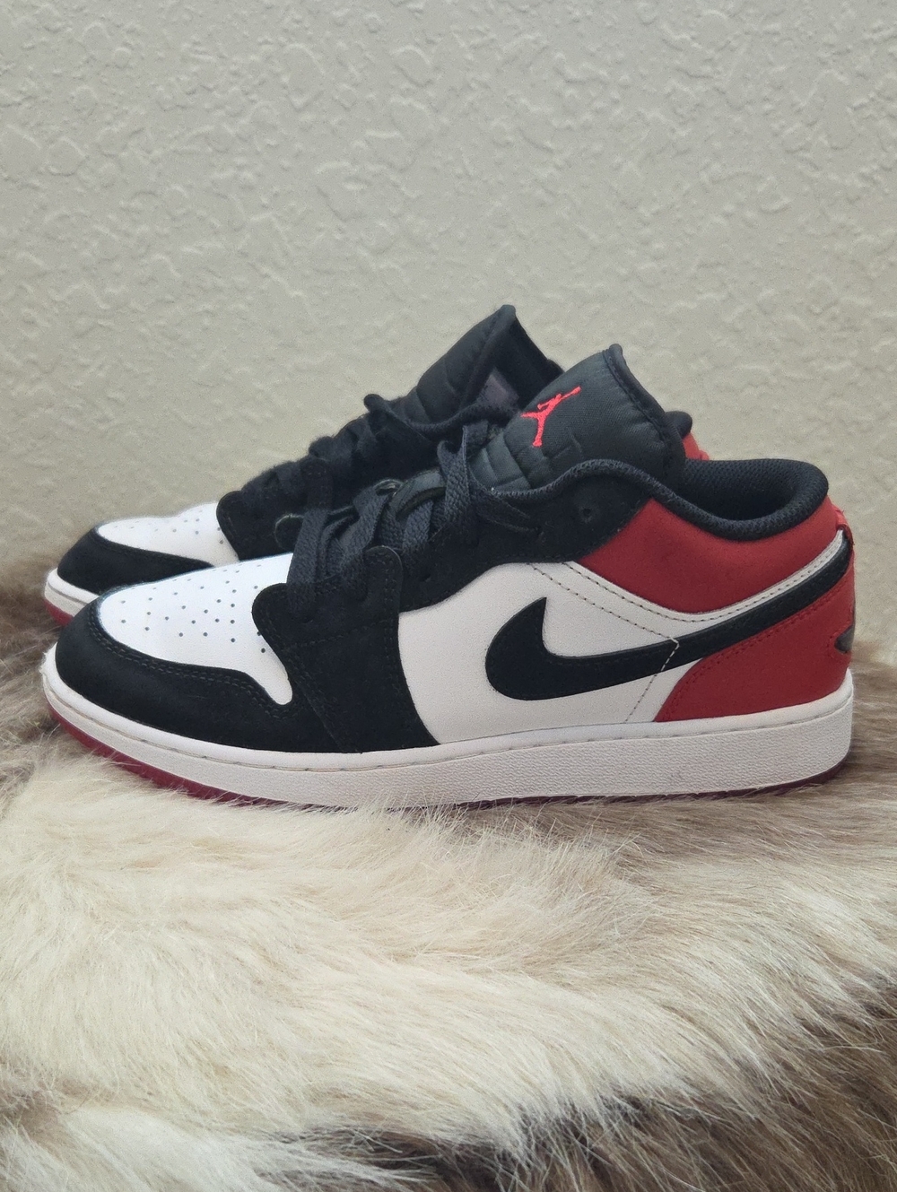 Nike Air Jordan 1 Low SE Black Toe - Size  6Y